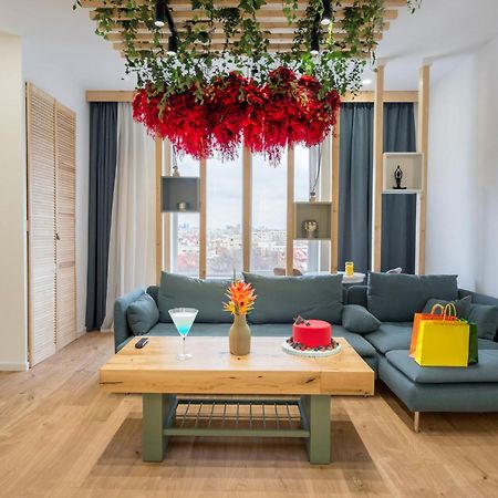 Jungle Escape - Luxe 1-Br Haven In Bucharest Appartement Buitenkant foto