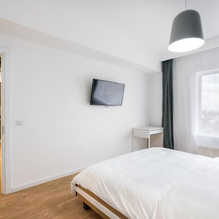 Jungle Escape - Luxe 1-Br Haven In Bucharest Appartement Buitenkant foto