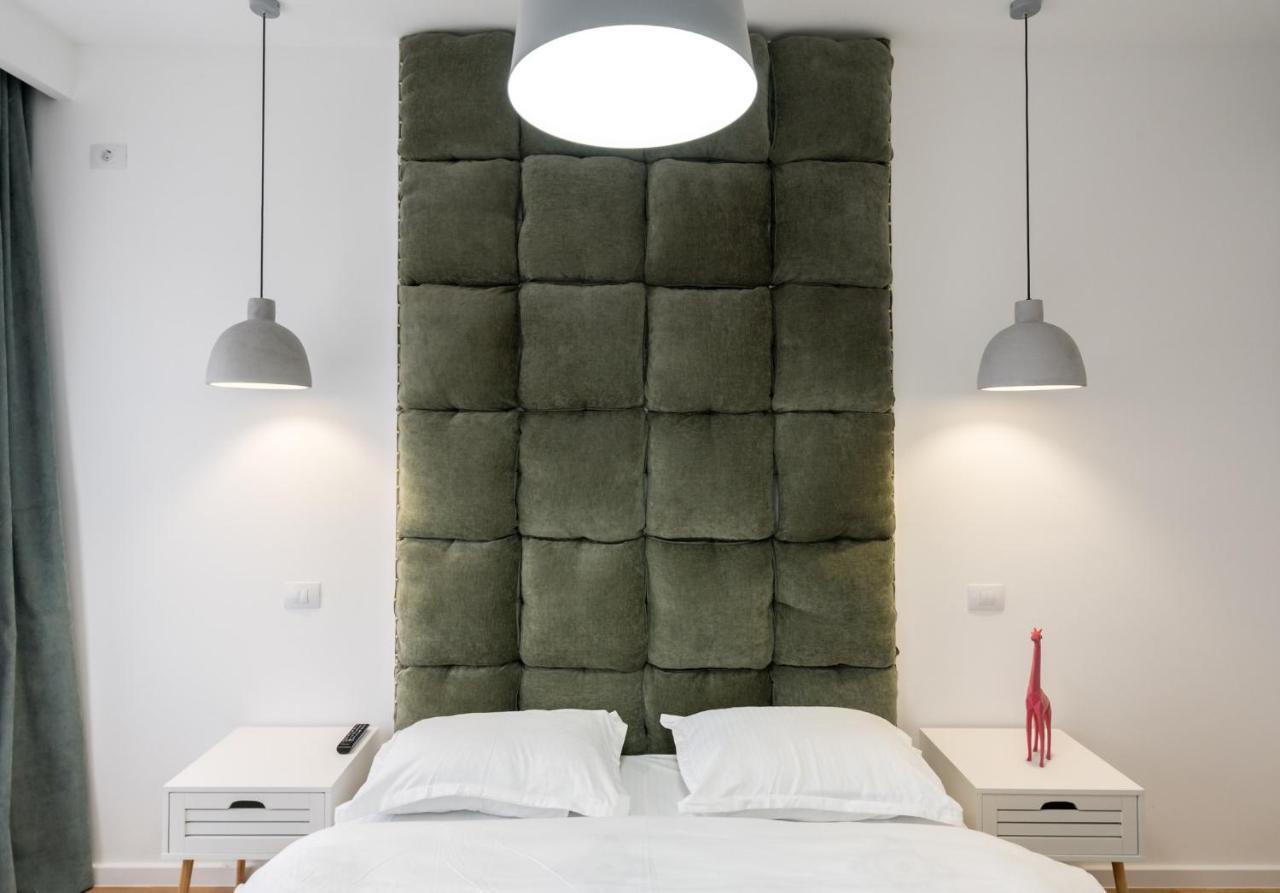 Jungle Escape - Luxe 1-Br Haven In Bucharest Appartement Buitenkant foto