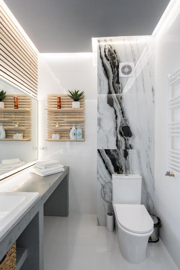Jungle Escape - Luxe 1-Br Haven In Bucharest Appartement Buitenkant foto