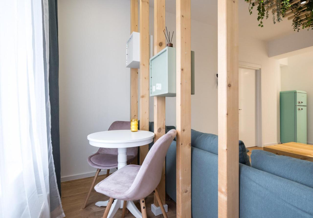 Jungle Escape - Luxe 1-Br Haven In Bucharest Appartement Buitenkant foto