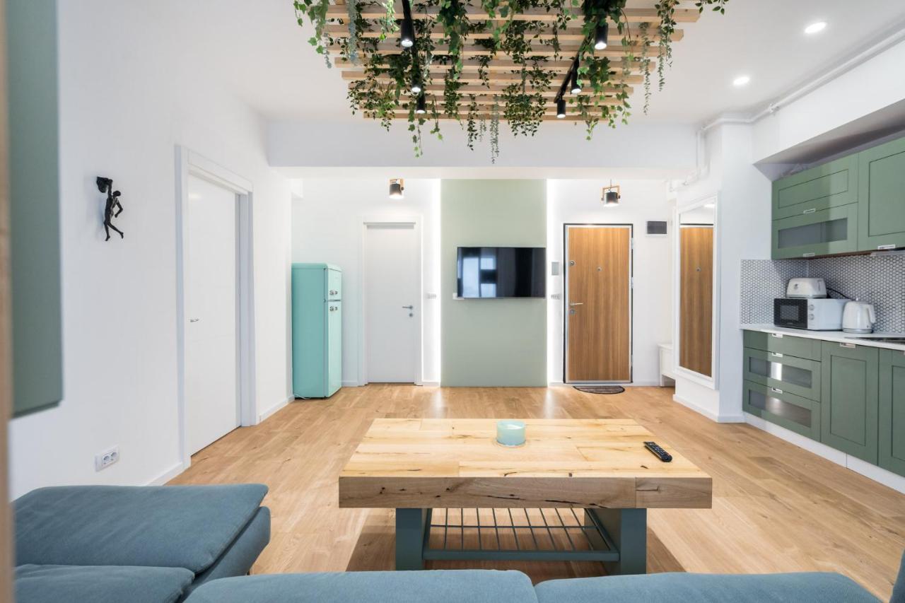 Jungle Escape - Luxe 1-Br Haven In Bucharest Appartement Buitenkant foto