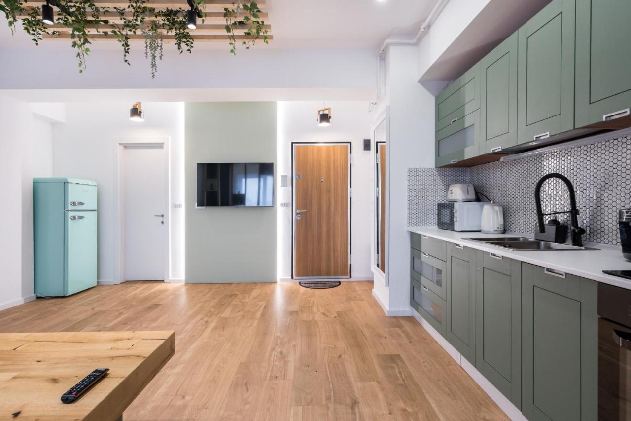 Jungle Escape - Luxe 1-Br Haven In Bucharest Appartement Buitenkant foto