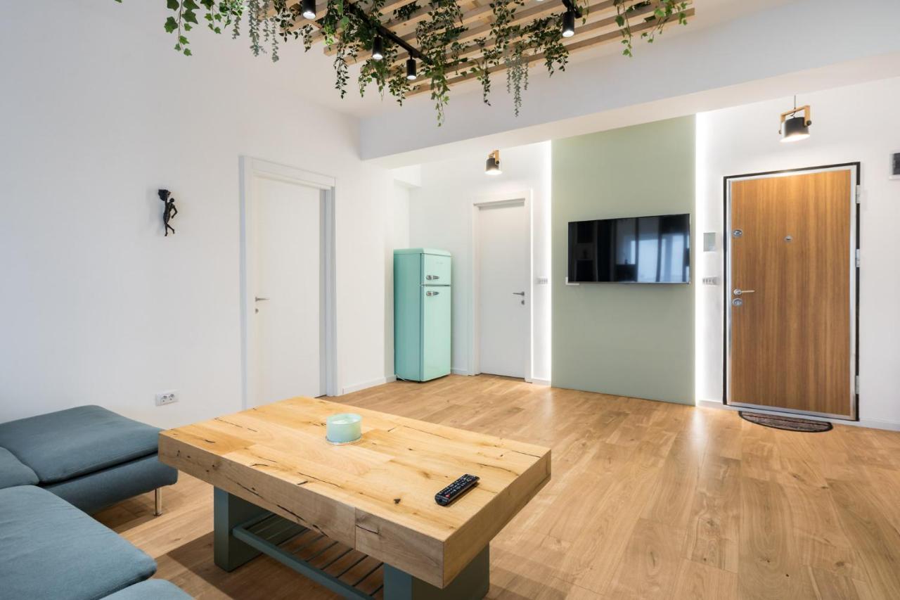Jungle Escape - Luxe 1-Br Haven In Bucharest Appartement Buitenkant foto