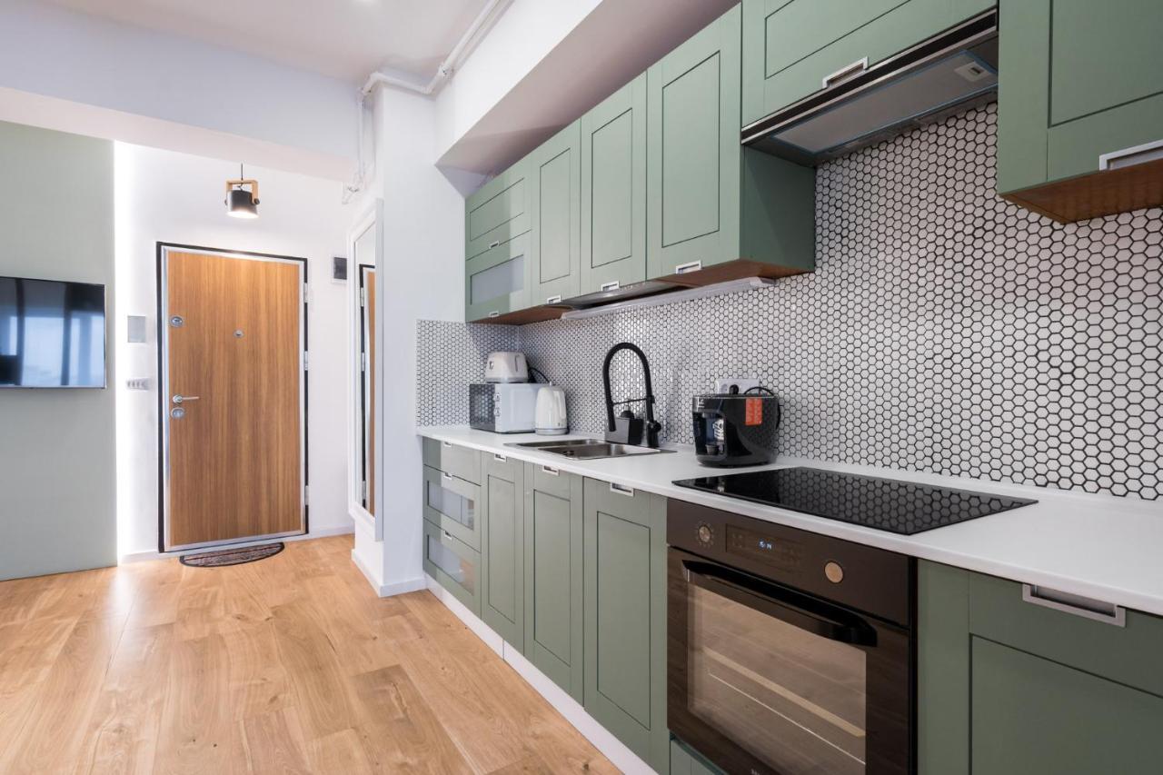 Jungle Escape - Luxe 1-Br Haven In Bucharest Appartement Buitenkant foto